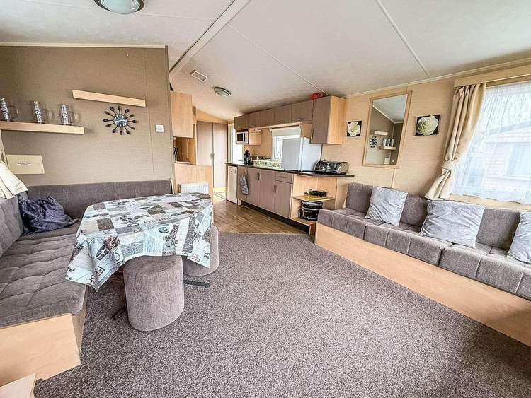 50004G⭐ – Grouse, 3 bed, 8 berth caravan with D/G & C/H. Ruby rated. Preview 5
