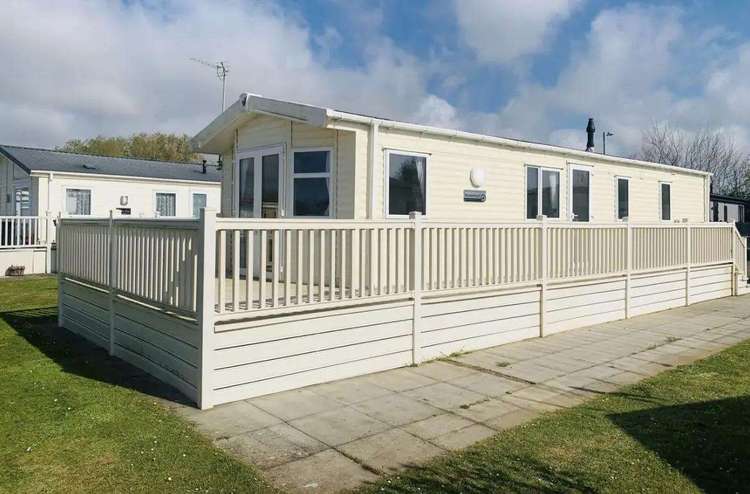 23020C⭐ – Chelsea area, 2 bed, 6 berth caravan with wrap-around decking, D/G & C/H. Opal rated Preview 0