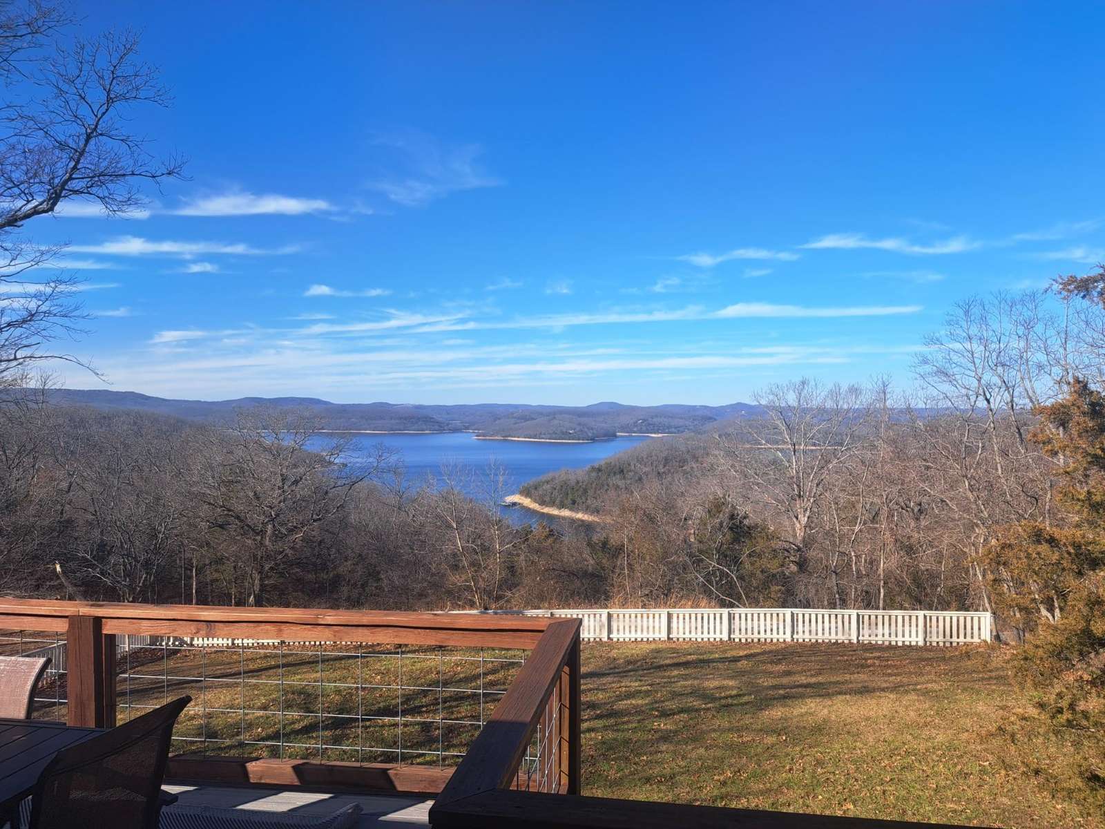 Majestic Mountain-Amazing Lake view, Close to Eureka Springs - property