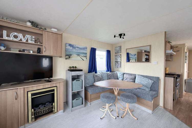 71003I⭐ – Iris Area, 3 bed, 8 berth caravan. Emerald rated. Preview 5