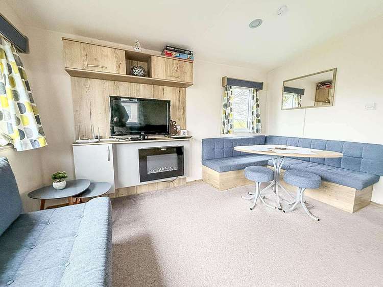 28004BC⭐ – Beach Cove, 3 bed, 8 berth caravan with D/G and C/H. Ruby rated. Preview 5