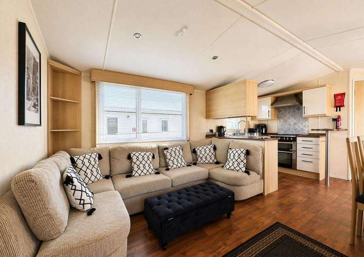 48069F⛱️ – Freshfield area, 3 bed, 8 berth caravan with decking to the side. Opal rated. Preview 5