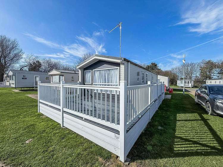20319BS⭐ – Broadlands, 2 bed 6 berth caravan with wrap-around decking. Opal rated. Preview 0