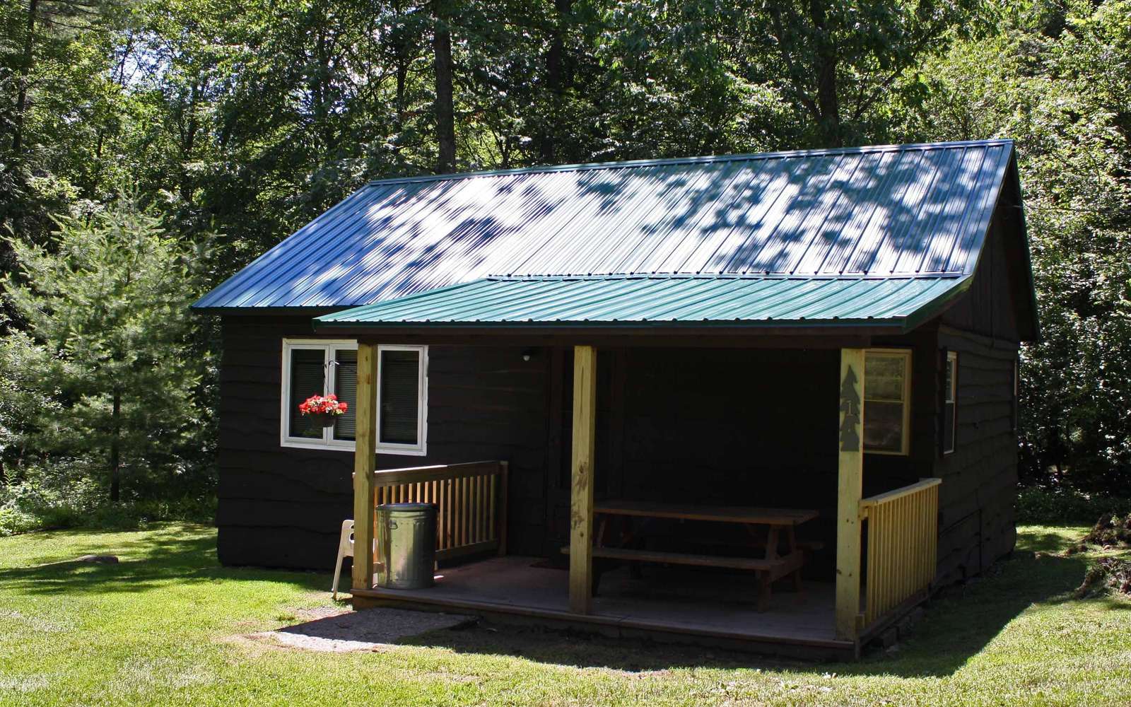 Whispering Oaks Cabin 1 - property