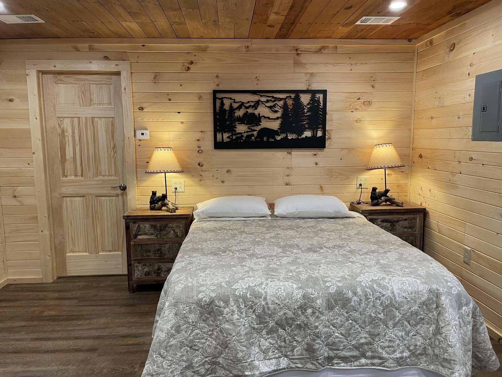 Whispering Oaks Cabin 4 - property