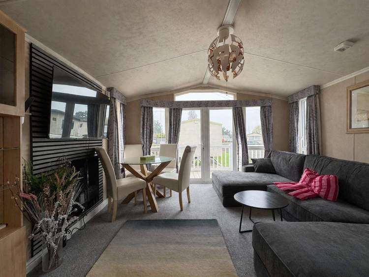 36073B⭐ – B area, 2 bed, 6 berth caravan with decking, D/G and C/H. Opal rated Preview 4
