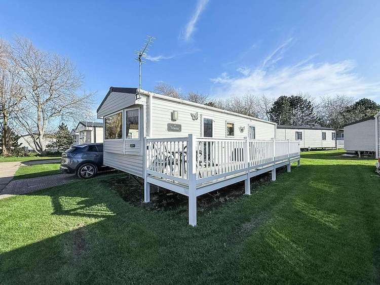 20380BS⭐ – Broadlands, 2 bed 6 berth caravan with side decking, D/G and C/H. Opal rated. Preview 0