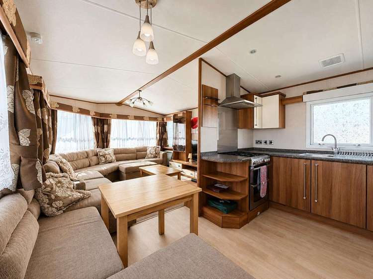 55012SW⭐ – SW area, 3 bed, 8 berth caravan with side decking, D/G and C/H. Ruby rated. Preview 4