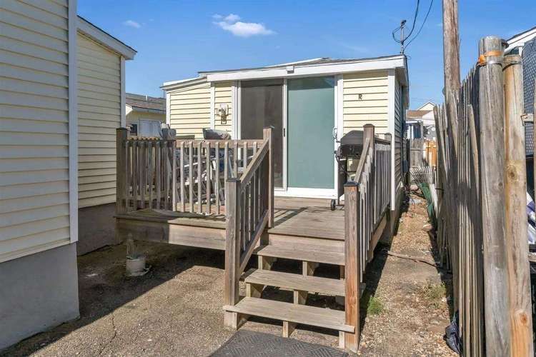 173 | 17 Johnson Avenue Rear | Linens Provided Preview 0