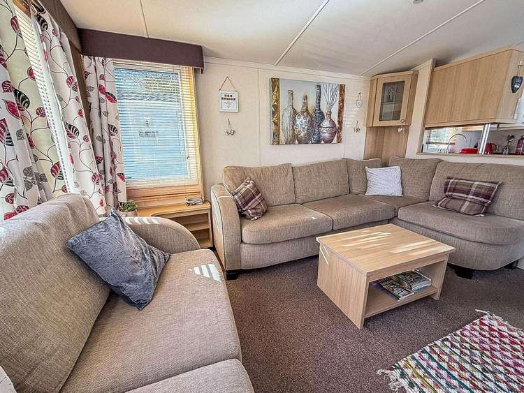 20003SV⭐ – Steeple View, 3 bed, 8 berth caravan with decking. Ruby rated. Preview 5