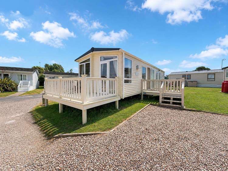 12099B⭐ – Broadlands Marina, 3 bed, 6 berth caravan with decking, D/G and C/H. Ruby Rated. Preview 0