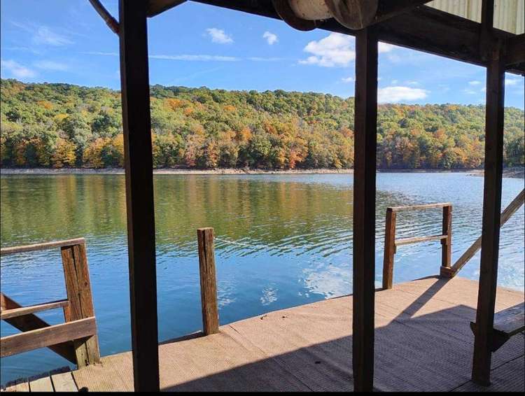 Bears Den Lakefront-Private-Huge Lake View Preview 0