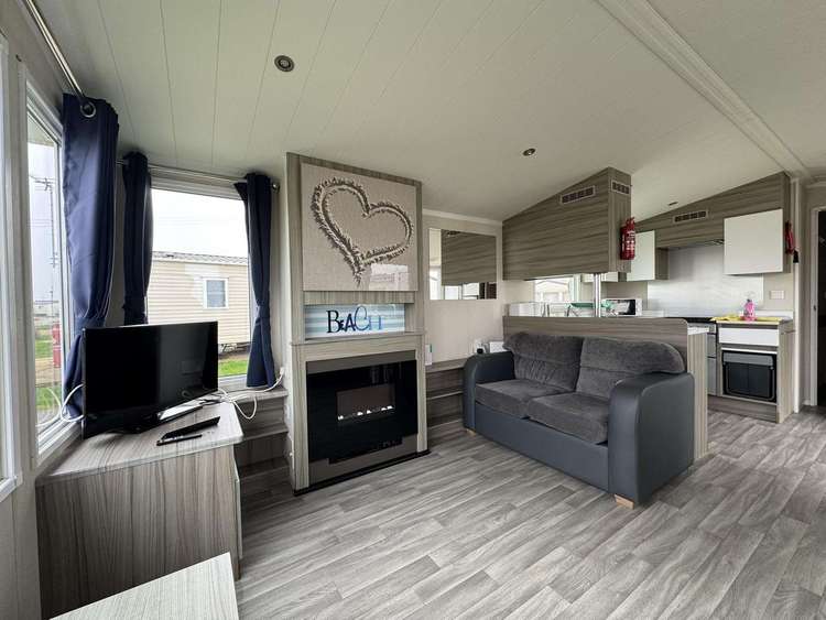 36059A⭐ – A Area, 3 bed, 8 berth caravan with D/G & C/H. Ruby rated. Preview 4