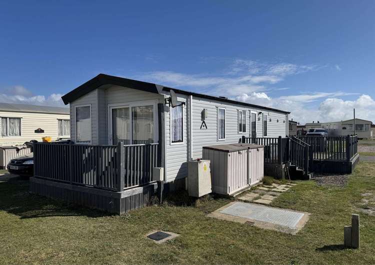 40119aND⭐ – North Denes, 2 bed, 6 berth caravan with decking, D/G and C/H. Opal rated. Preview 0