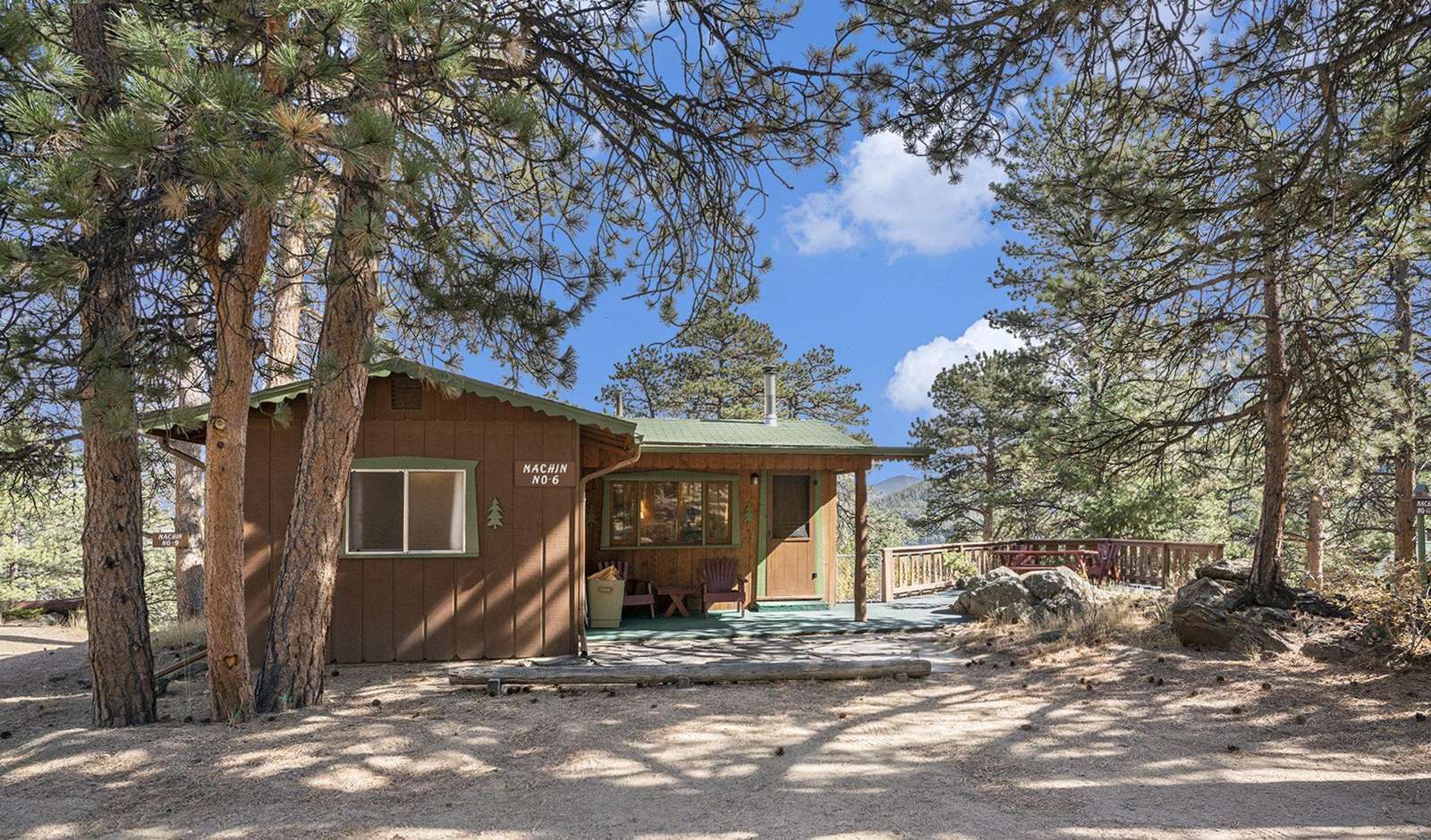 Dreaming of a Rustic Getaway? ✨ Machin's Cottage 6 Awaits You! Pet Friendly Preview 0