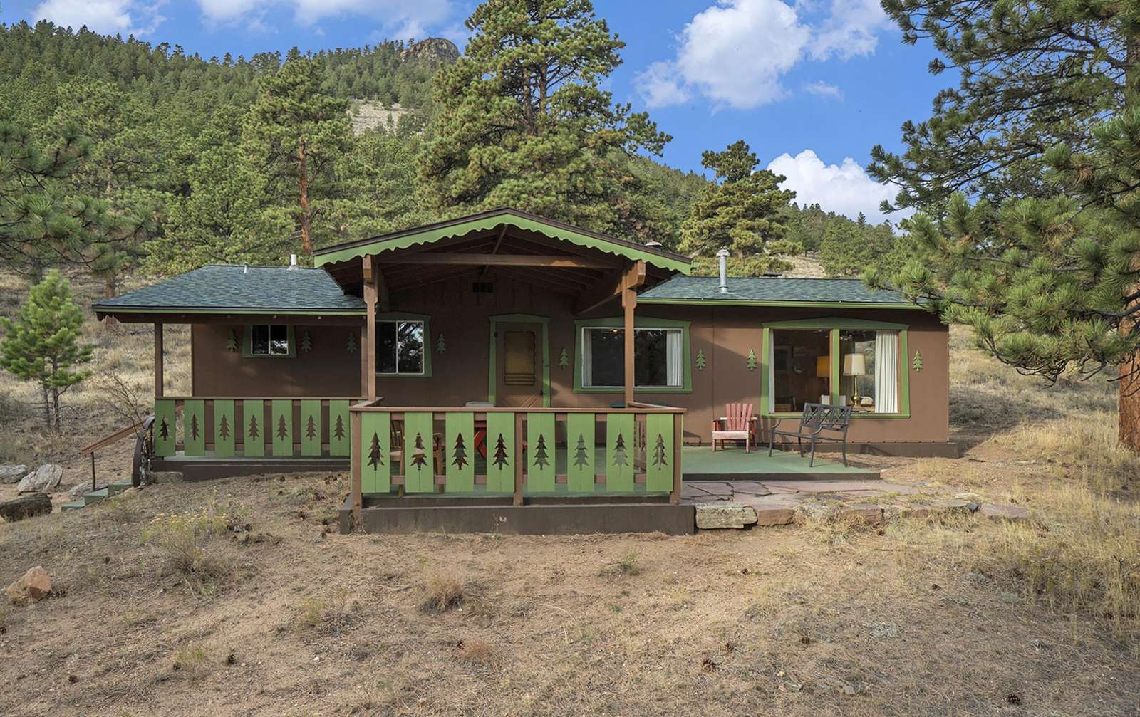 Machin's Cottage #16 3 bdrm Cabin near RMNP Pet Friendly Preview 0