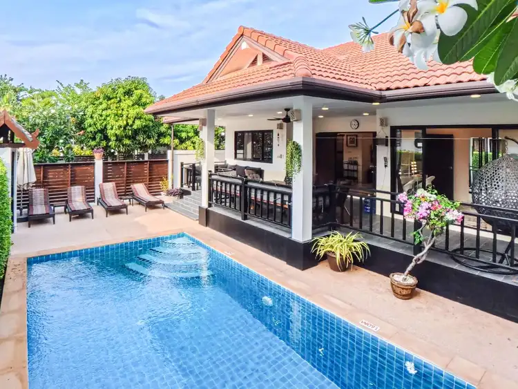 Malee Beach Villa C9 Preview 0