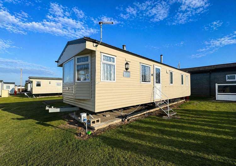 74018B⭐ – B area. 3 bed, 8 berth caravan. Emerald rated. Preview 0