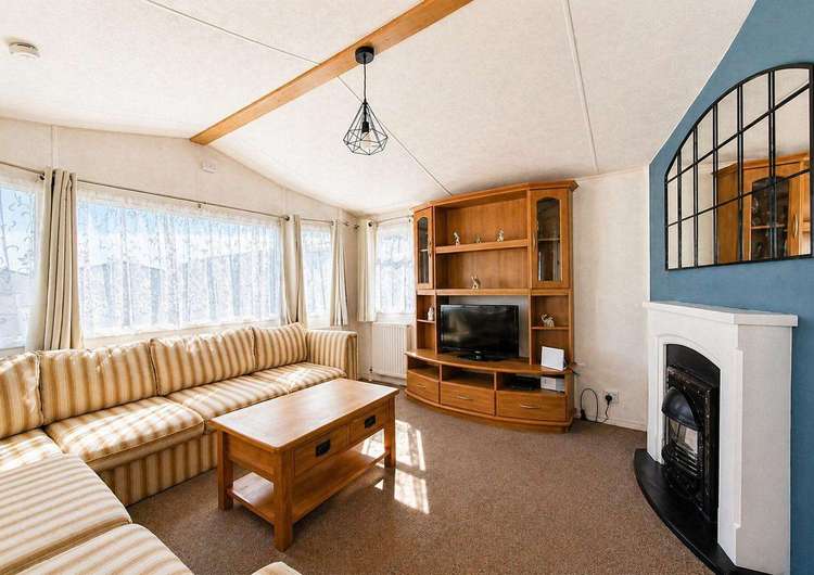 28021GC⭐ – Gainsborough Close, 2 bed, 6 berth caravan with decking. Ruby rated Preview 5