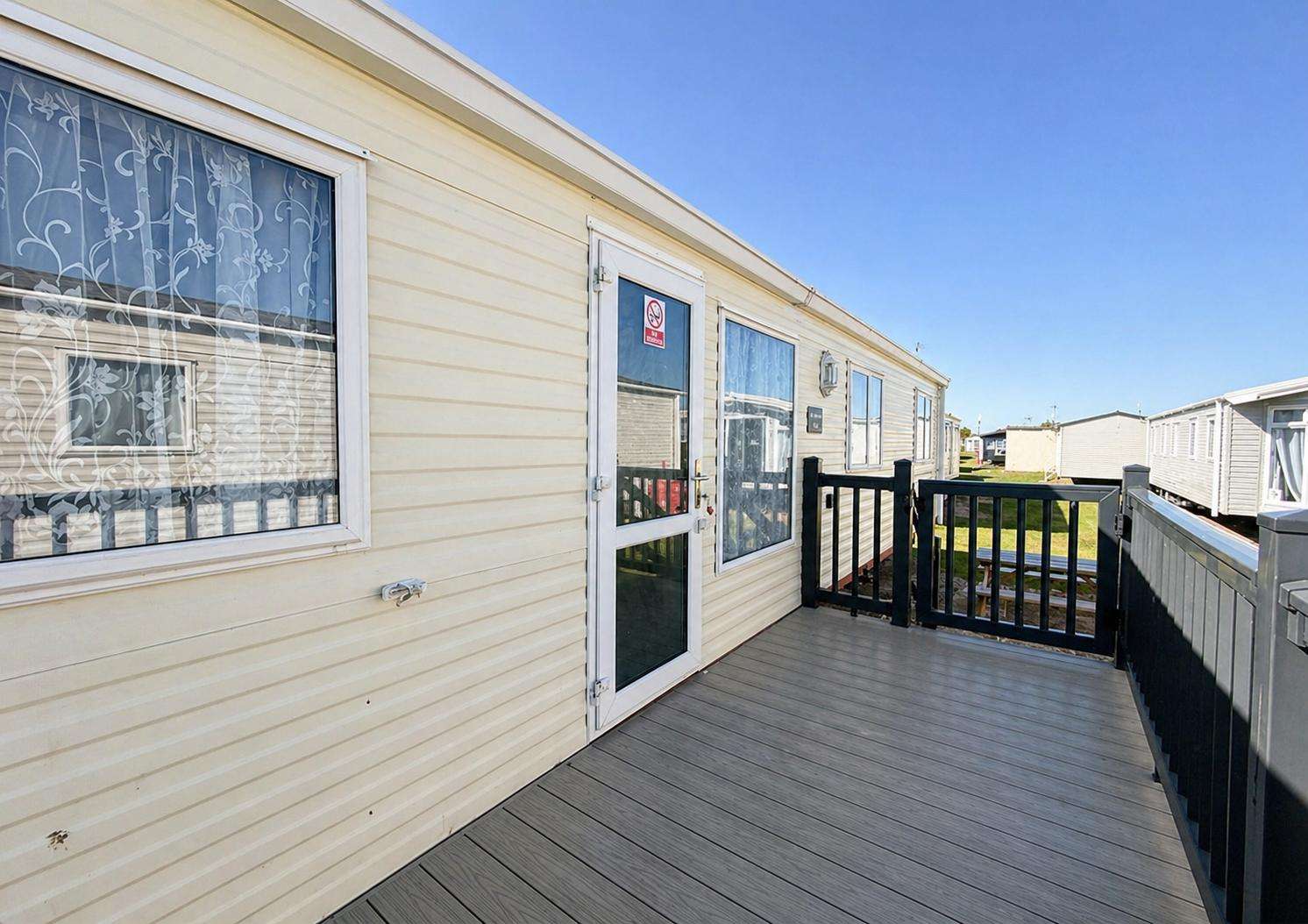 28021GC⭐ – Gainsborough Close, 2 bed, 6 berth caravan with decking. Ruby rated - property