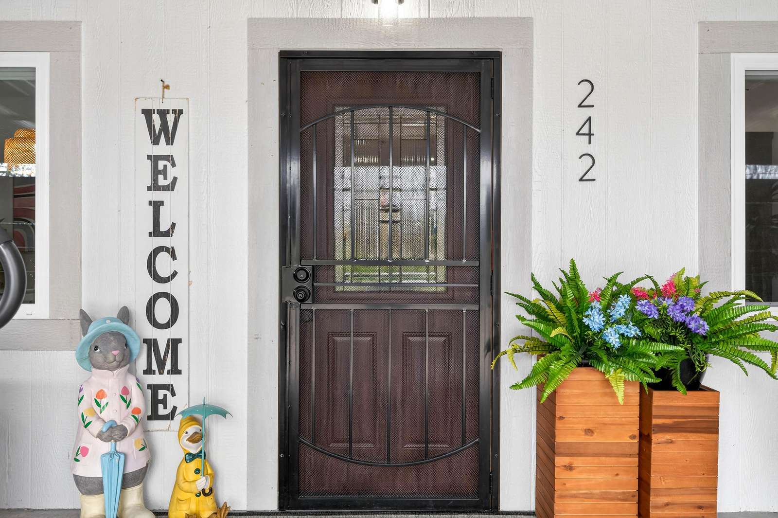 10 Roof Cottage Preview 0