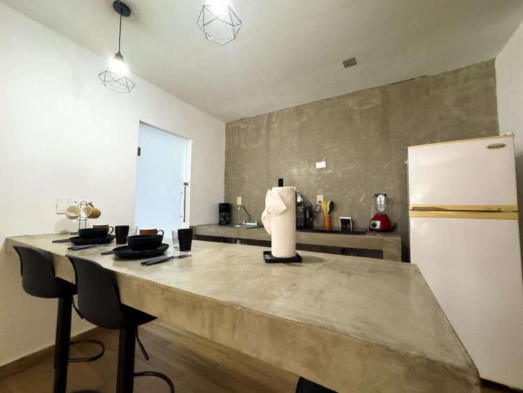 Cozy 1 bdrm Golden Zone apartment 1cv Preview