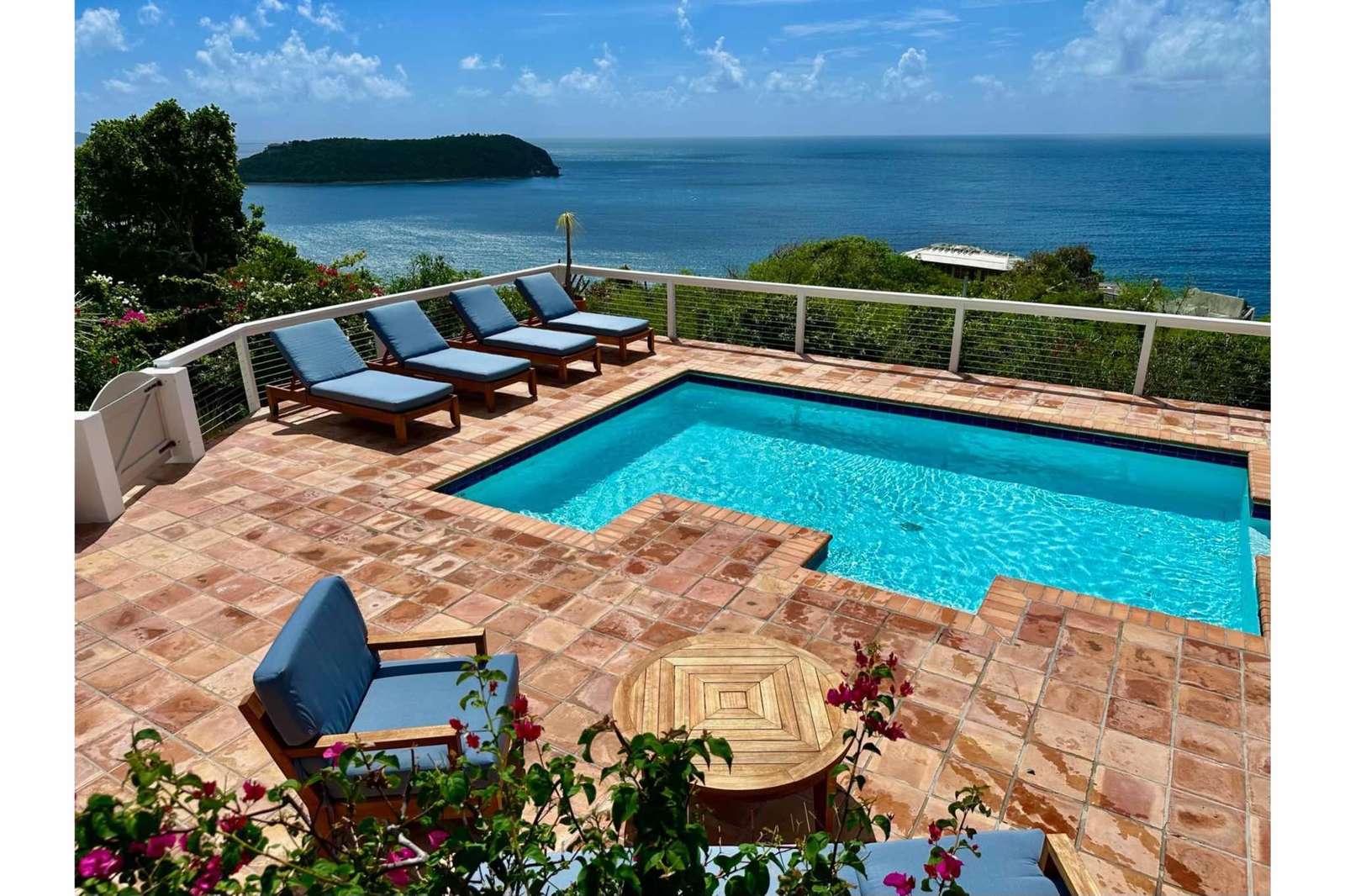 Altamira Overlooking Rendezvous Bay Preview 0