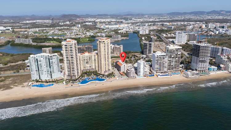 Marina del Rey Oceanfront Suite w/ Jacuzzi Preview