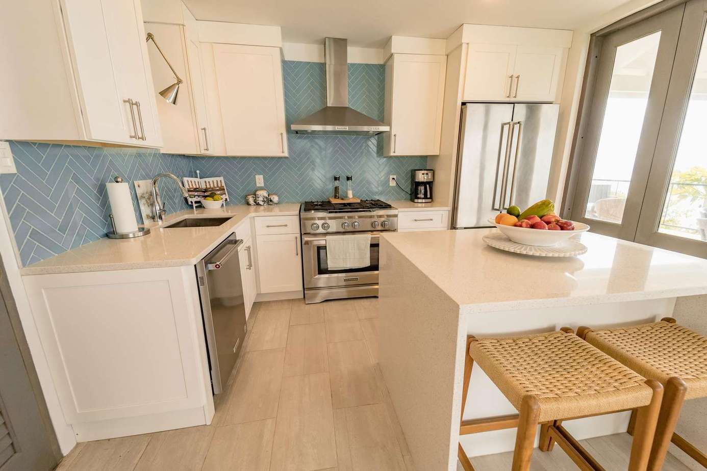 Stainless steel appliances and top quality kitchen supplies for the best culinary experiences