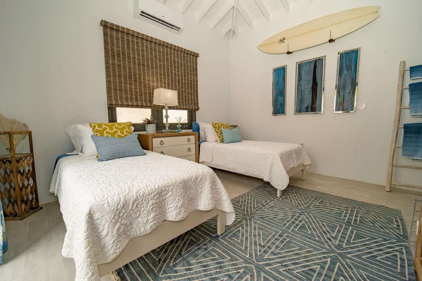 Bedroom 3 is accessed from the pool deck with 2 twin beds that can be made up as a king. It of course has an ensuite bathroom (with shower)