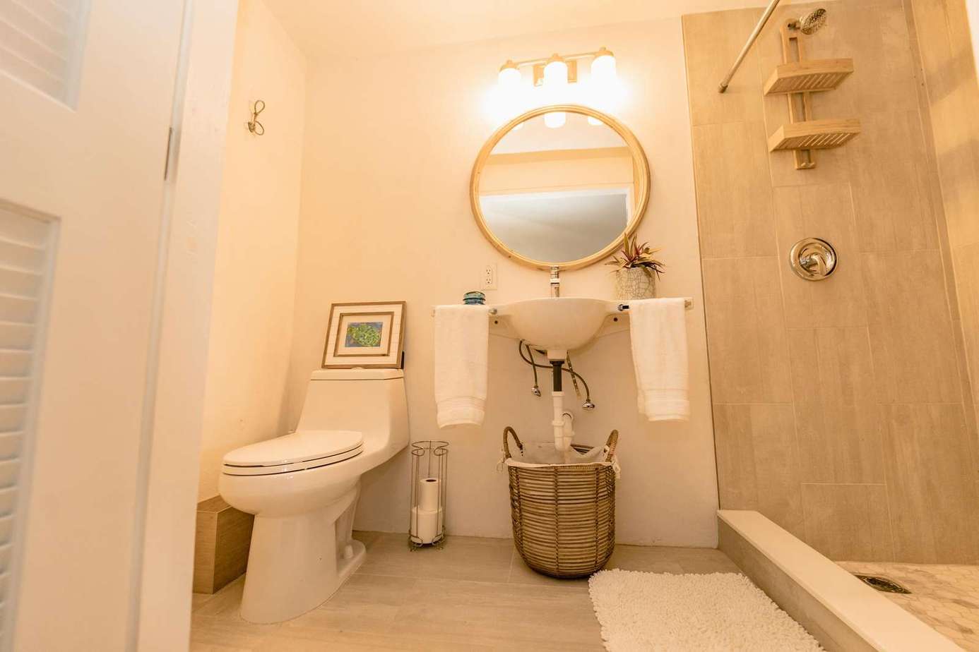 Bedroom 4 ensuite bathroom