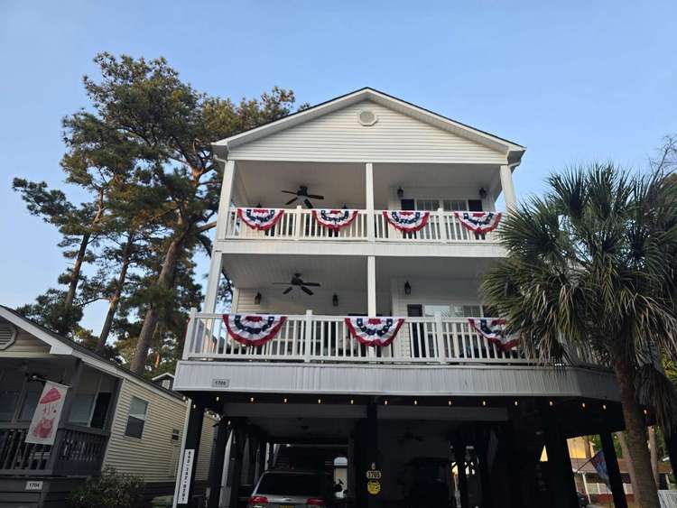 1705 | 4bed 3bath 2 living rooms & outdoor swings Preview 0