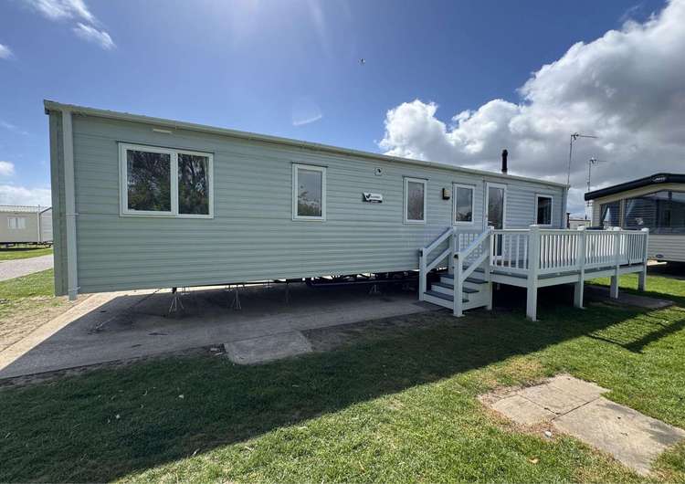 20223BS⭐ – Broadlands, 4 bed, 10 berth caravan with decking, D/G and C/H. Opal rated. Preview 0