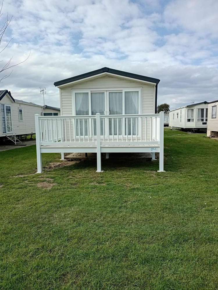 44201L⭐ – Field 2, 2 bed, 6 berth caravan with front decking, C/H and D/G. Ruby rated. Preview 0