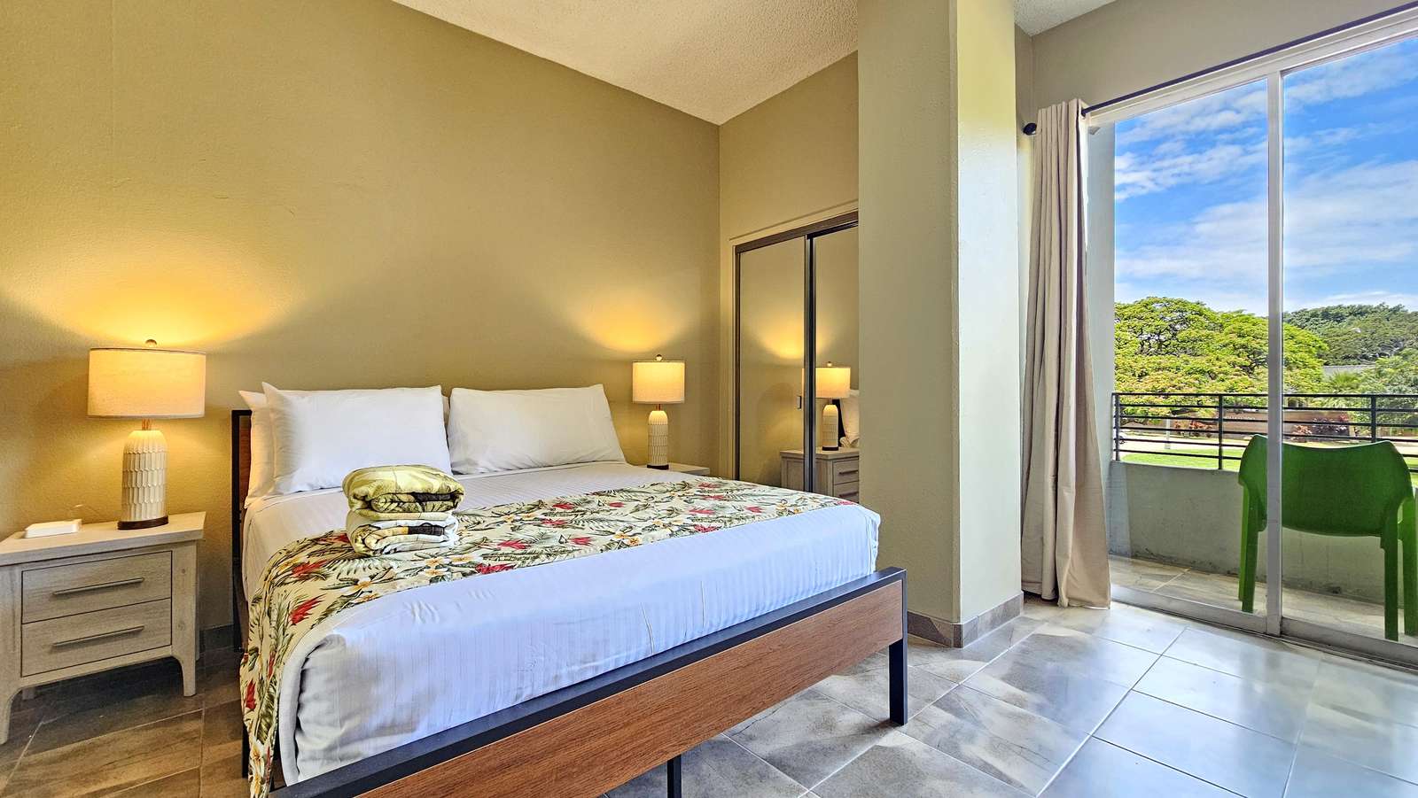 Waikiki Grand Suite 214 Preview 0