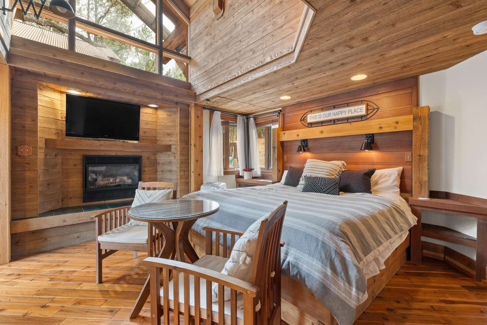 Master Suite (King) Preview 0