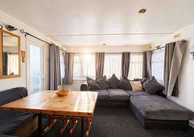 33009ML⭐ – Maple Lake, 3 bed, 8 berth caravan with side decking. Topaz rated. Preview 5