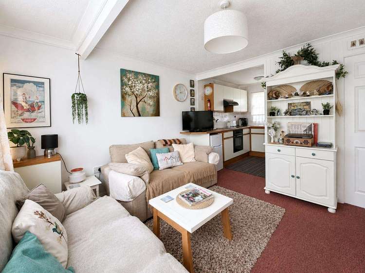 83202S⭐- Sundowner, 2 bed 5 berth chalet in Norfolk. Opal rated. Preview 4