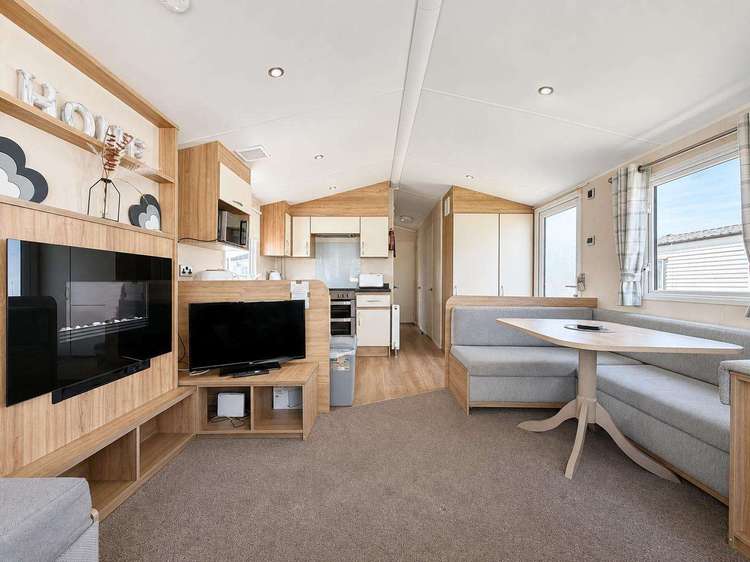 27490SW⭐ – Seawick, 3 bed, 8 berth caravan with D/H and C/H. Ruby rated. Preview 5