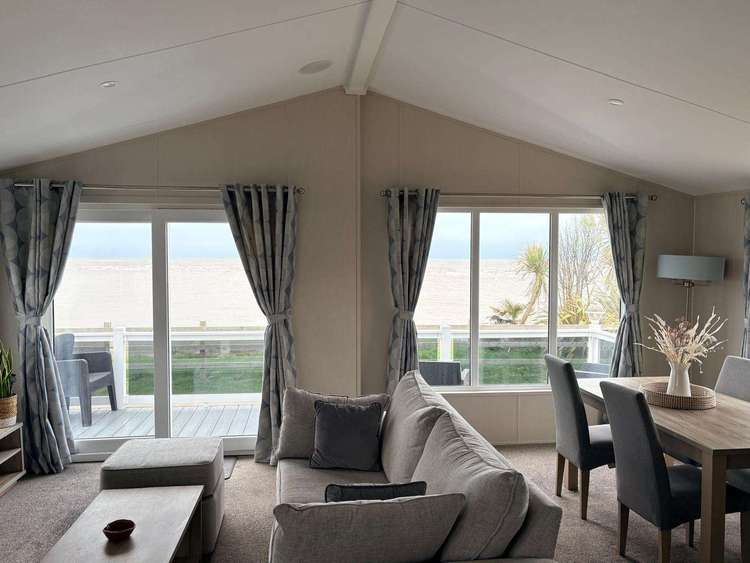 68031CR⭐ – Cresta area, 2 bed, 4 berth lodge with full sea views & decking. Platinum-Deluxe rated Preview 4