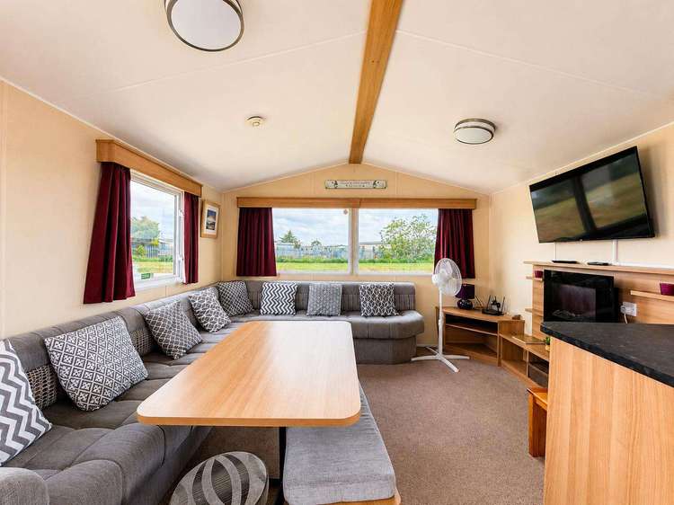 67022M⭐ – M area, 3 bed, 8 berth caravan with side decking. Sapphire rated. Preview 4