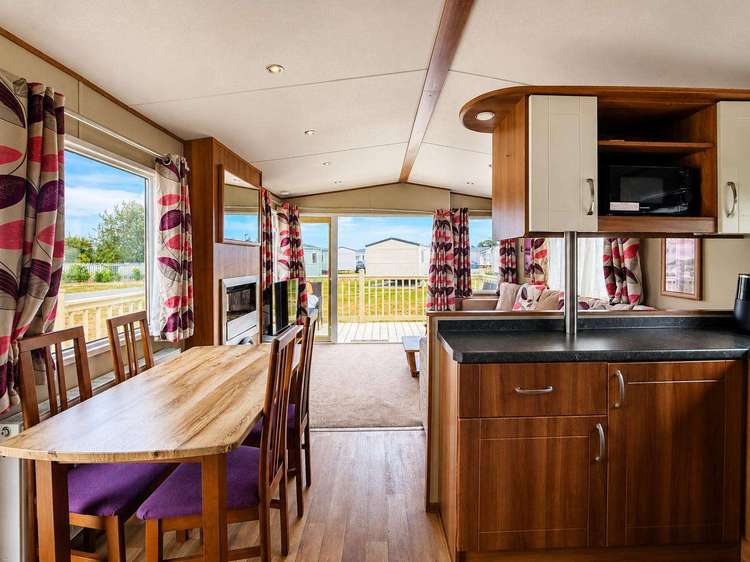 28026DW⭐ – Driftwood, 3 bed, 8 berth caravan with decking. Opal rated. Preview 4