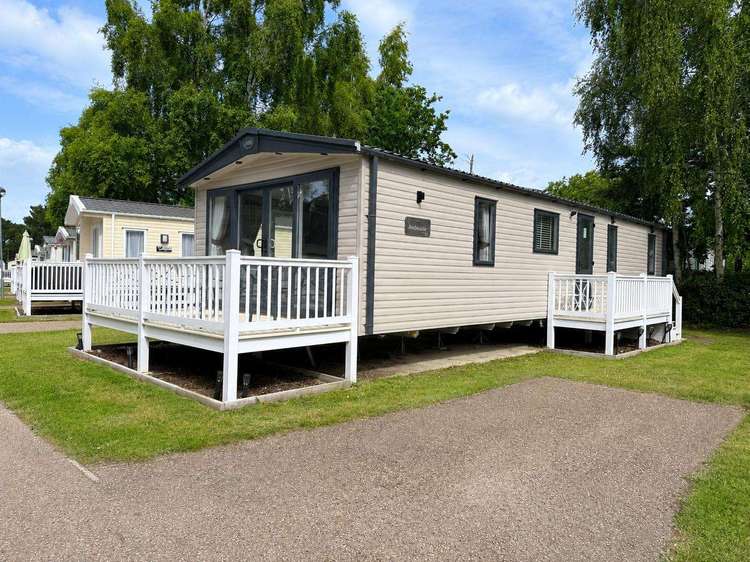 11026SW⛱️ – Swan Court, 3 bed, 8 berth caravan with decking to the front and side. Diamond rated Preview 0