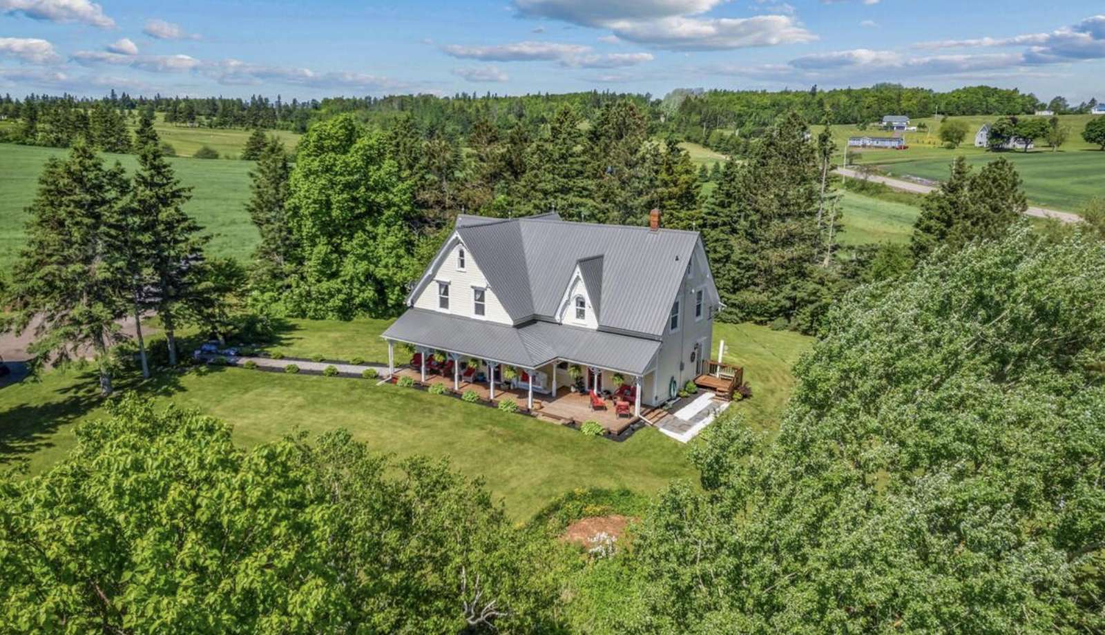 Luxurious Retreat – Clinton Pond Preview 0