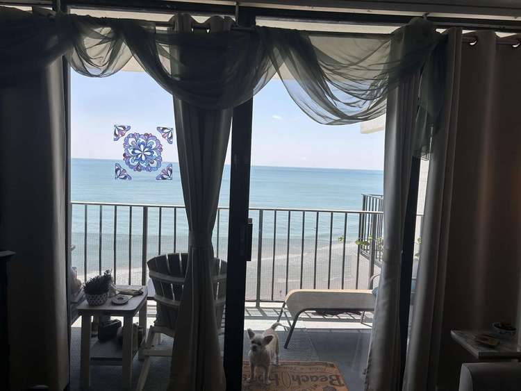 Stunning Oceanfront Unit in Royal Gardens Resort Preview 0