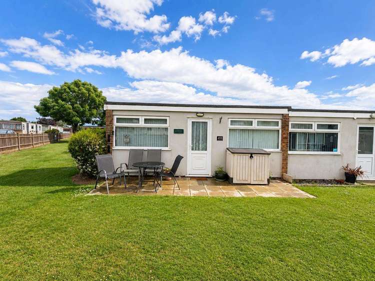 52413CS⭐ – California Sands Holiday Park 2 bed, 4 berth chalet. Ruby rated. Preview 0