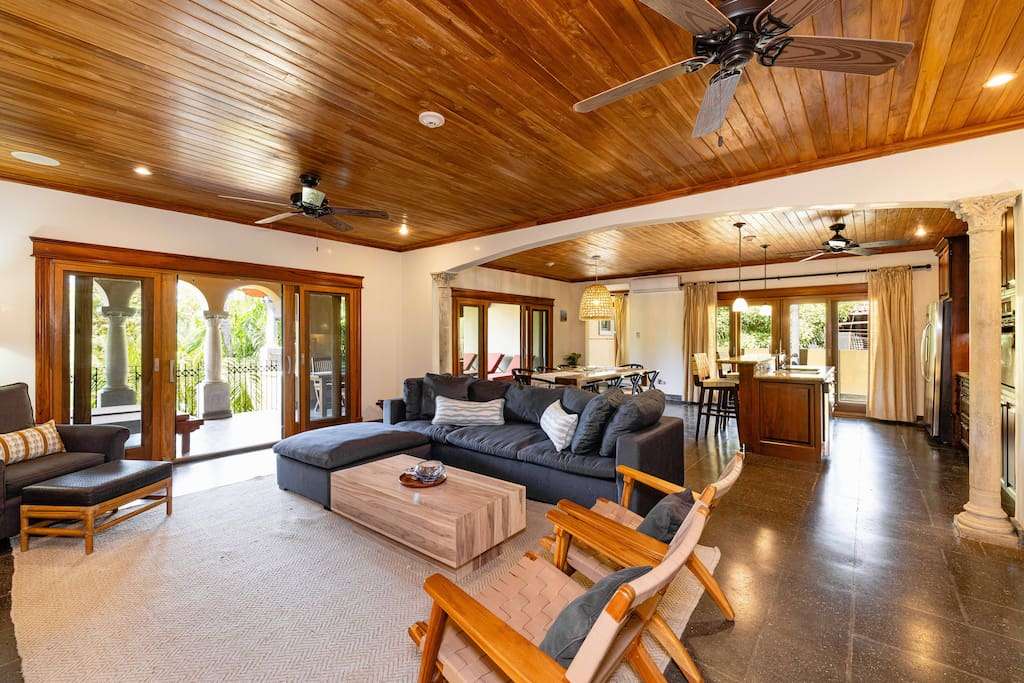 3 BR Penthouse Steps from Langosta Beach. Preview 0