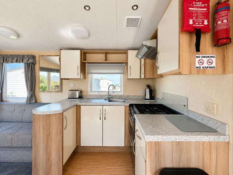 50005OC⭐ – Osprey Court, 2 bed, 6 berth caravan with D/G and C/H. Ruby rated Preview 4