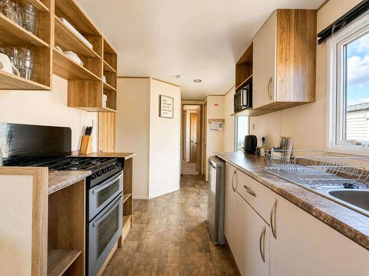 66658NB⭐ – New Beach, 2 bed, 6 berth caravan with D/G, and C/H. Opal rated. Preview 4