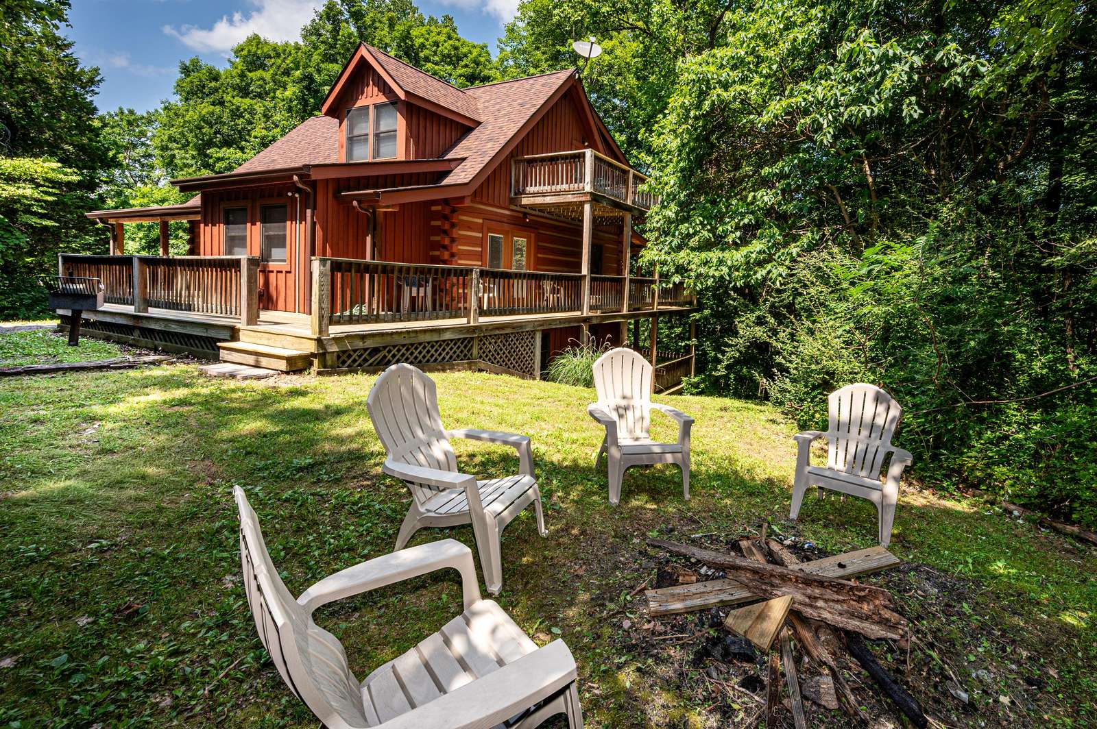 Snuggled Inn | Forest Views • 4 Private Suites - property